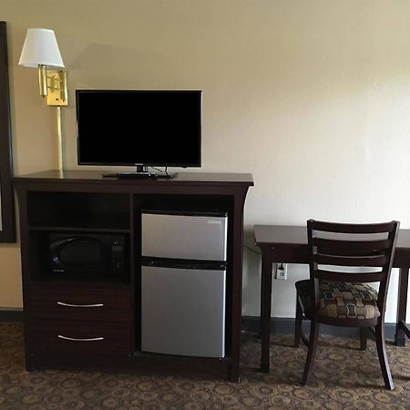 Americas Best Value Inn And Suites GreenwoodGreenwood  Kültér fotó