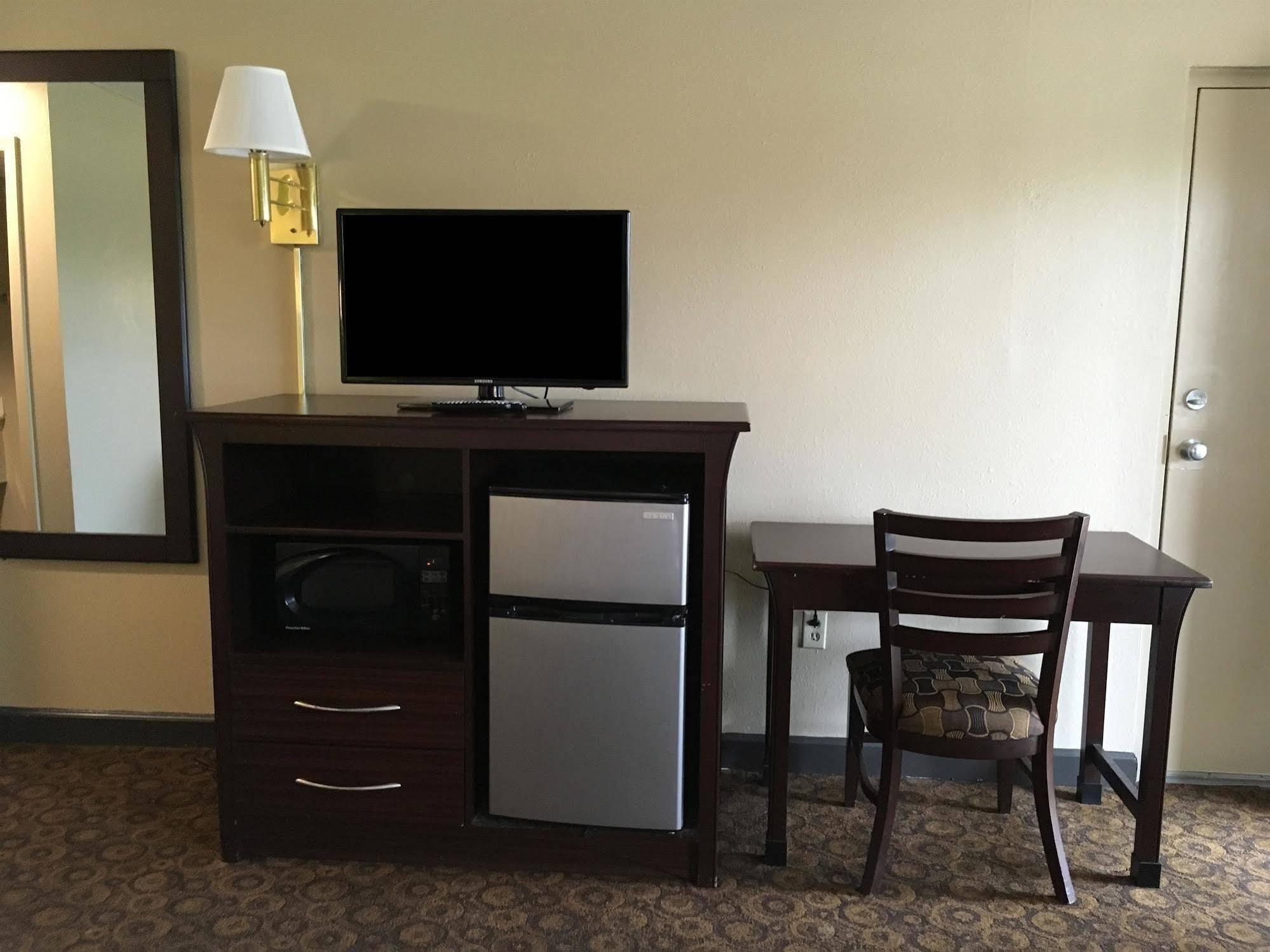 Americas Best Value Inn And Suites GreenwoodGreenwood  Kültér fotó