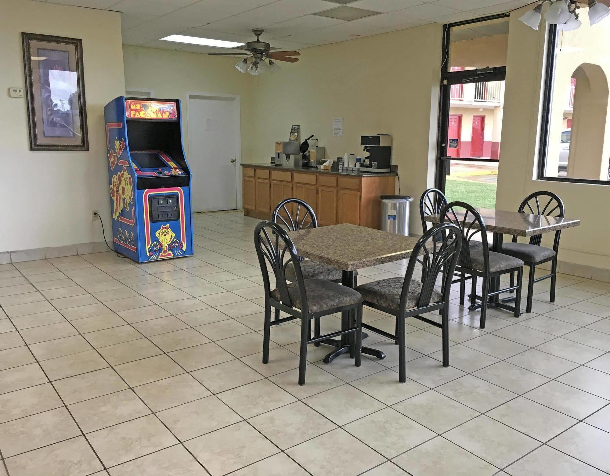 Americas Best Value Inn And Suites GreenwoodGreenwood  Kültér fotó