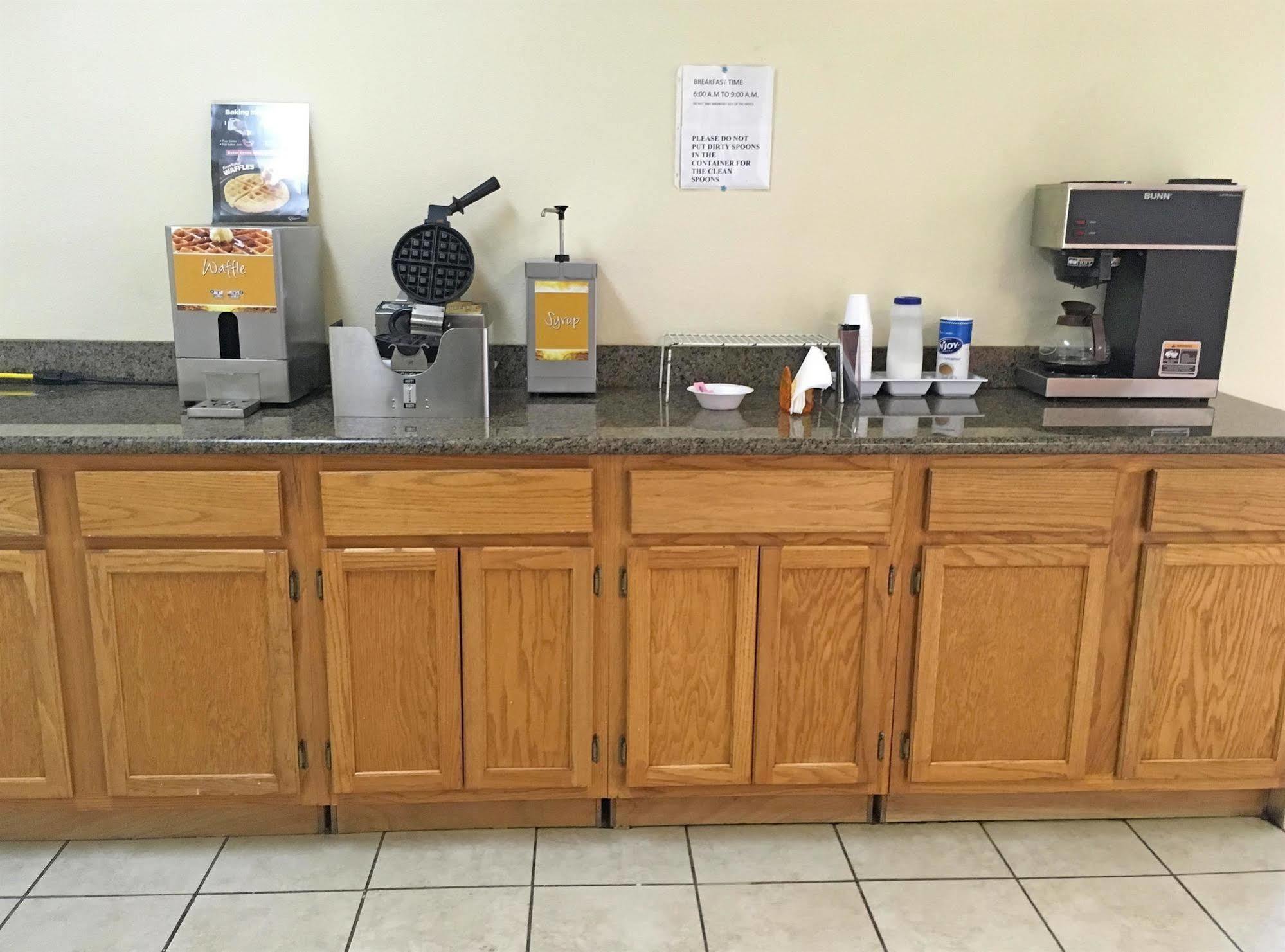 Americas Best Value Inn And Suites GreenwoodGreenwood  Kültér fotó